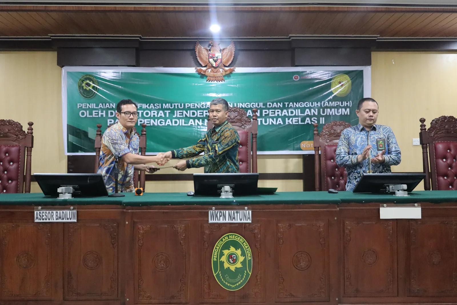 Tim Asesmen Ditjen Badilum diterima jajaran Pengadilan Negeri Natuna di ruang sidang utama